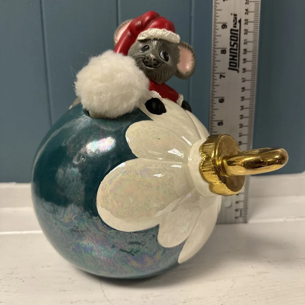 Vintage Large‎ 1987 Dana Anthropomorphic Ceramic Mouse On Ornament W/ Pom Pom